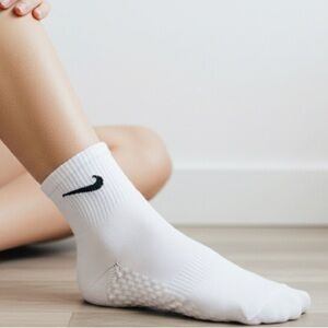 NWT Nike "Performance Cotton Lightweight" Socks